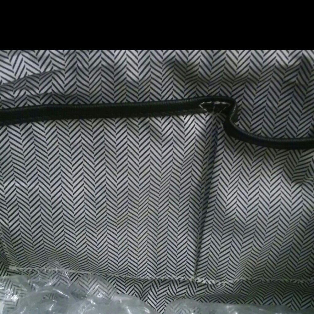 Designer" Hand Bag - Picture 4 of 4